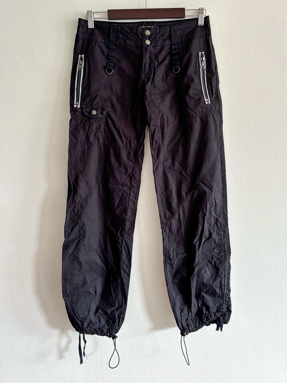 2000’s y2k Guess black cargo style track pants with adjustable drawstring waist